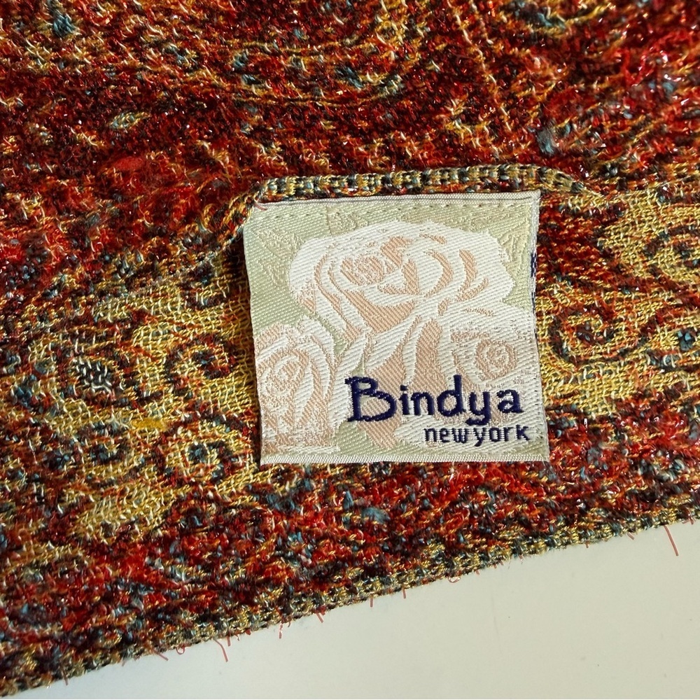 BINDYA 27” x 73” Metallic Thread Rust Gold Jaal Paisley
Reversible Shawl Wrap - Picture 7 of 16